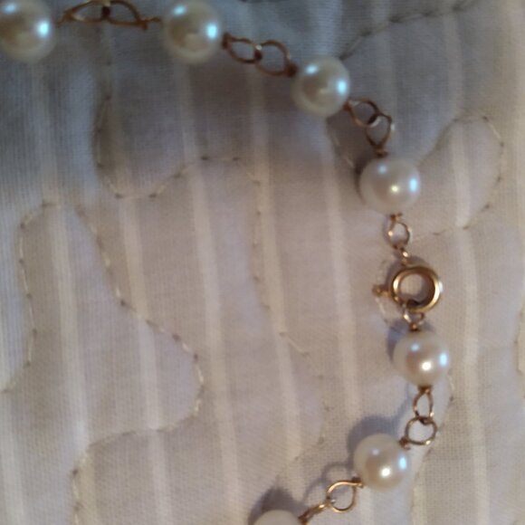 Solid, 14k pearl bracelet - Picture 4 of 8